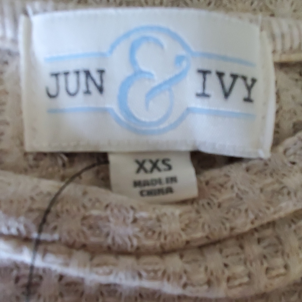 NWT Francesca's  JUN & IVY TOP - Picture 3 of 5